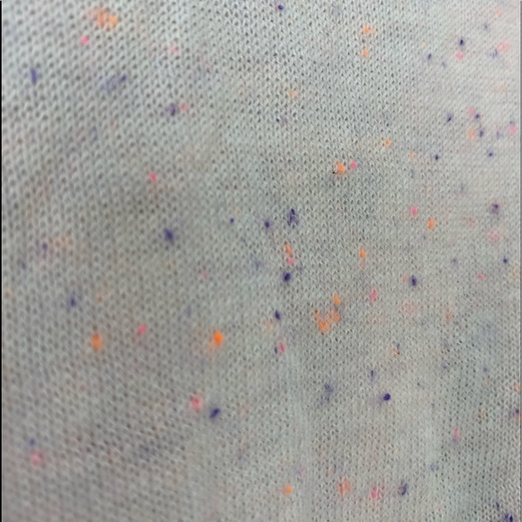 H&M cream colored sweater, size 10, split-back design - Picture 4 of 9